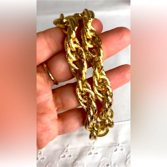 Gold Tone Chunky Necklace - Picture 7 of 7